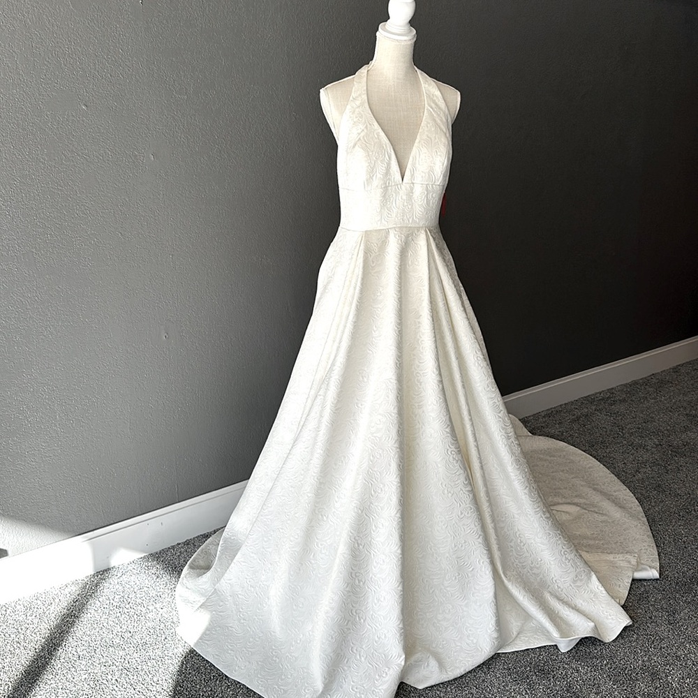 Carrafina Halter Wedding Dress with Pockets Button Train